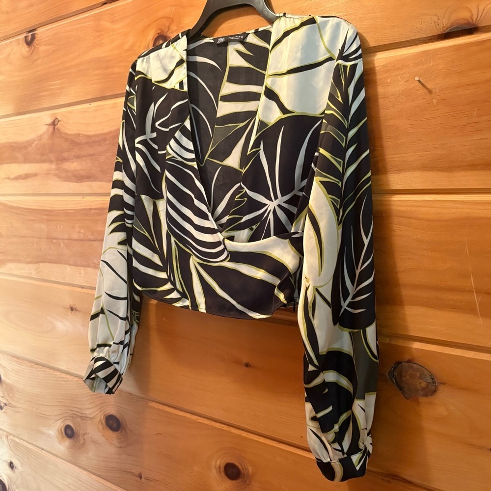 Zara Black and Light Green Leaf-Print Cropped Blouse